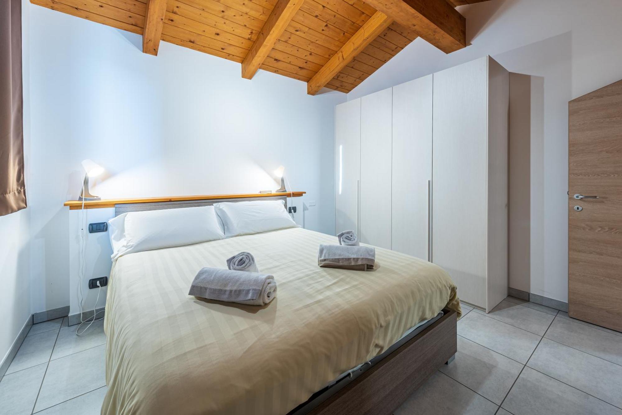 In Piazzetta Holiday Apartments, Barolo Exterior foto